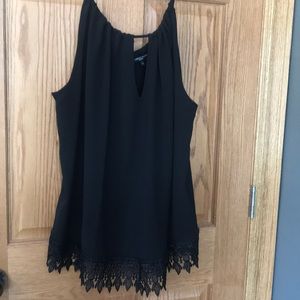 Flowy black top